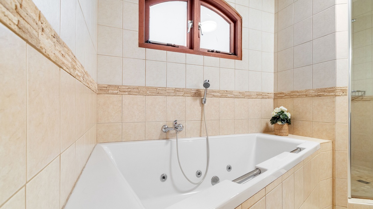 Photo of Bathroom in Esmeralda