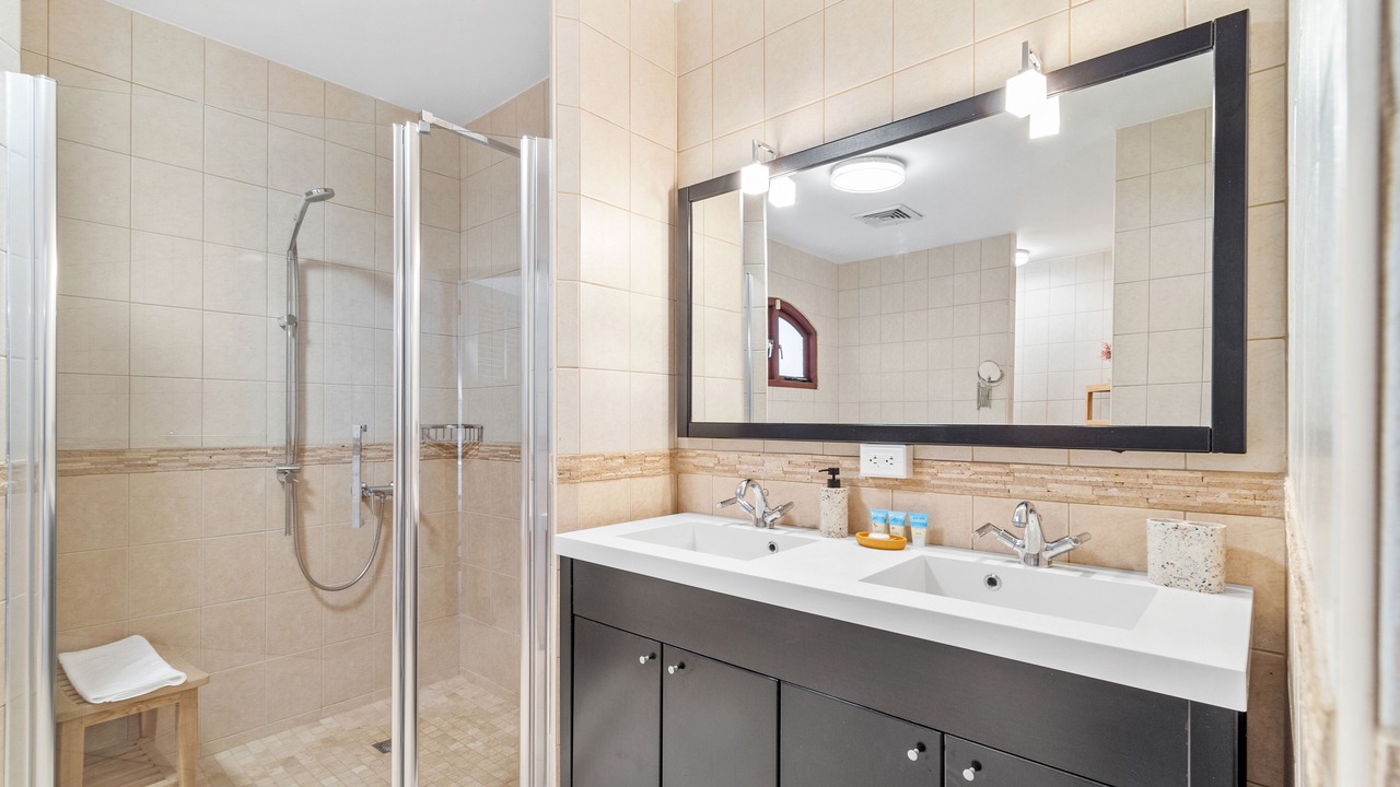Photo of Bathroom in Esmeralda