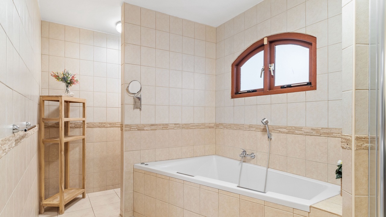 Photo of Bathroom in Esmeralda