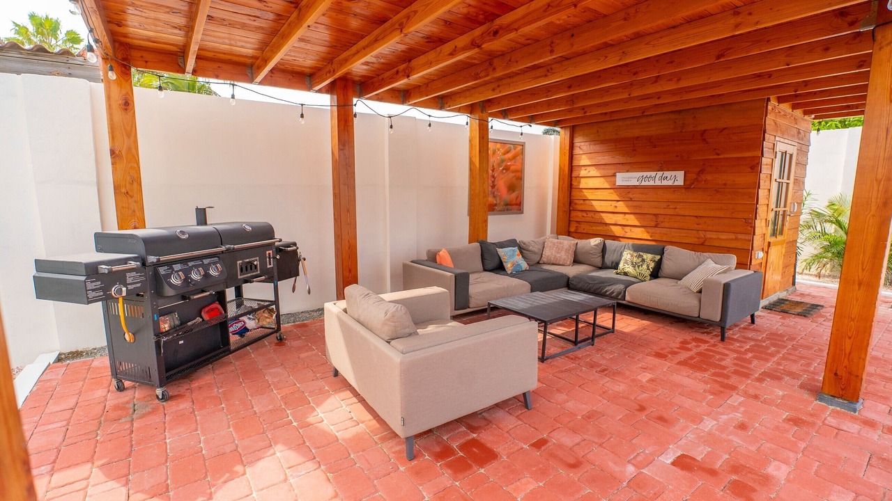 Photo of Patio Balcony in Bushiri