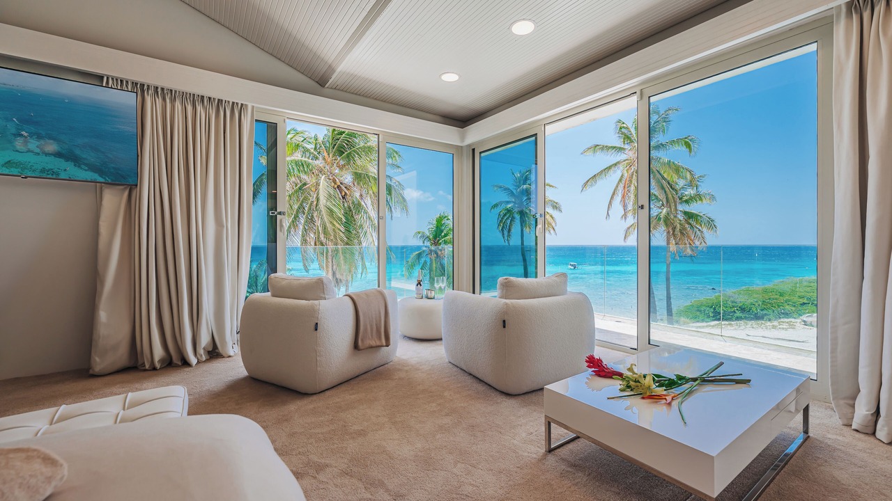 Photo of Livingroom in Palm Beach