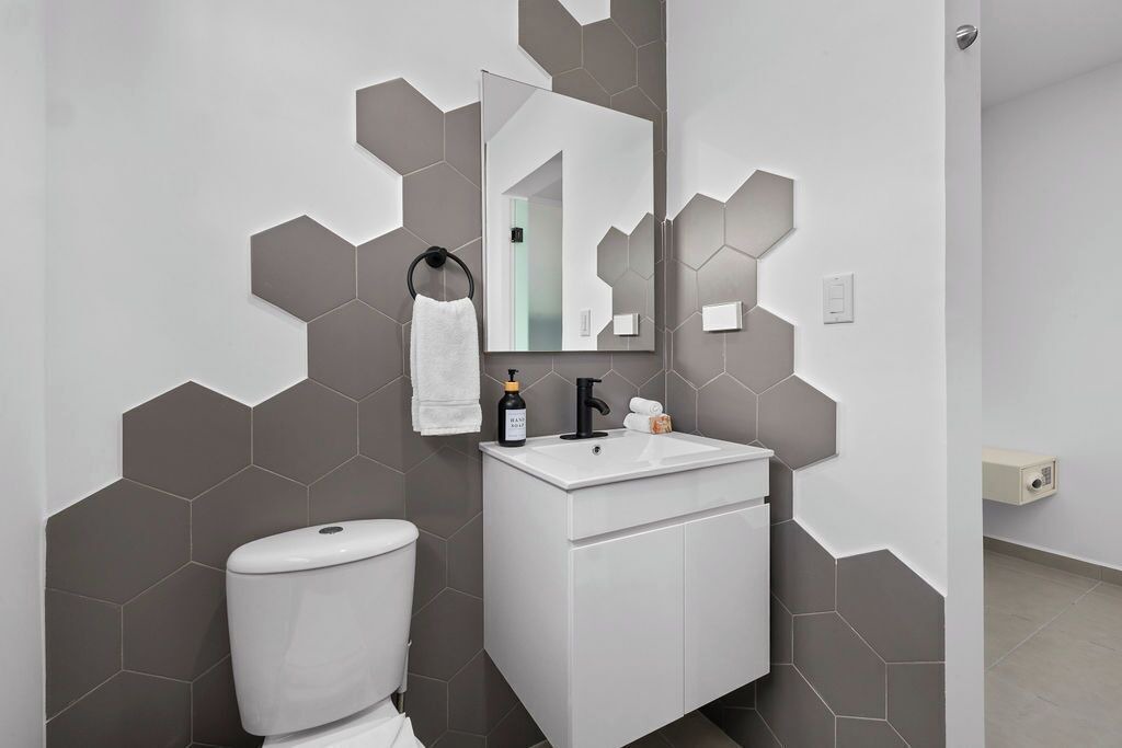 Photo of Bathroom in Esmeralda