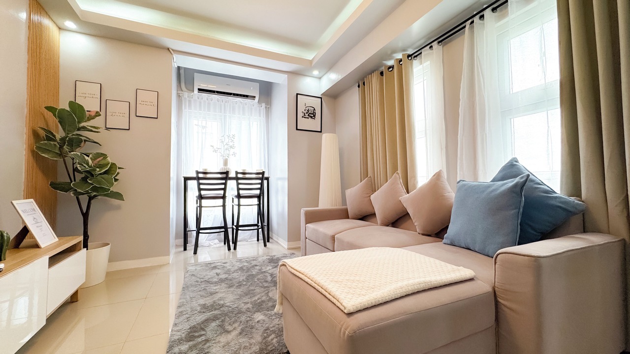 Photo of Livingroom in South Triangle