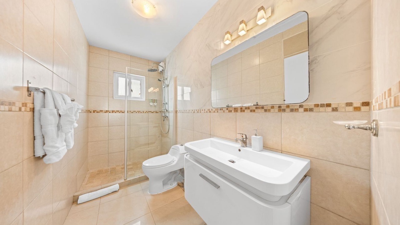 Photo of Bathroom in Ponton