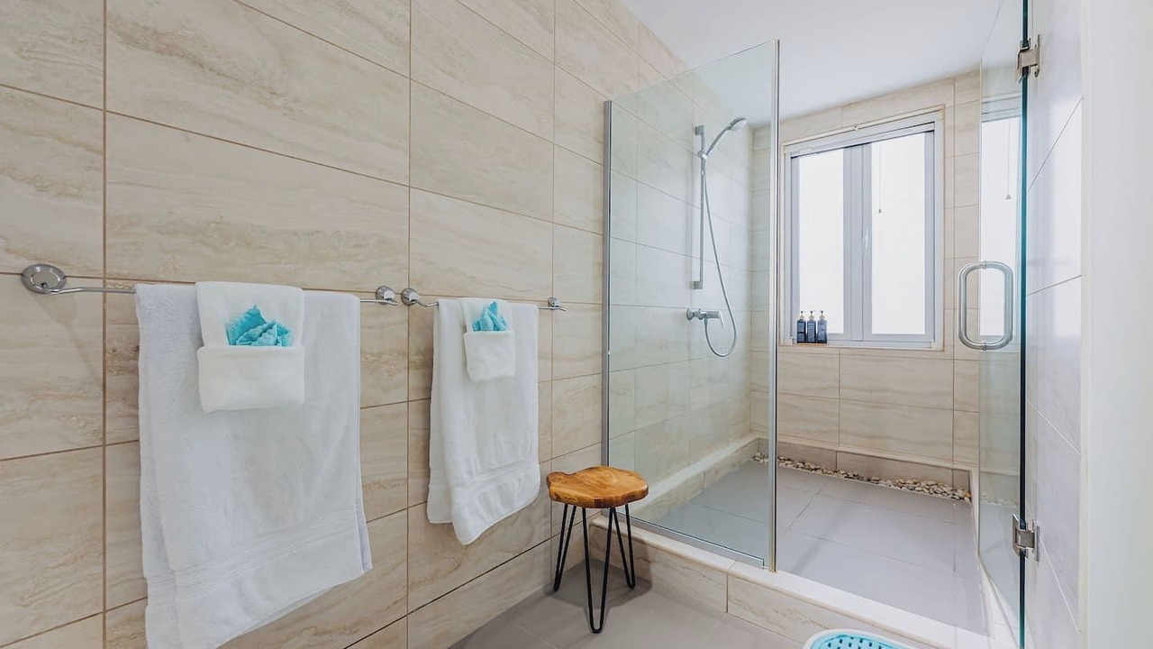 Photo of Bathroom in Esmeralda