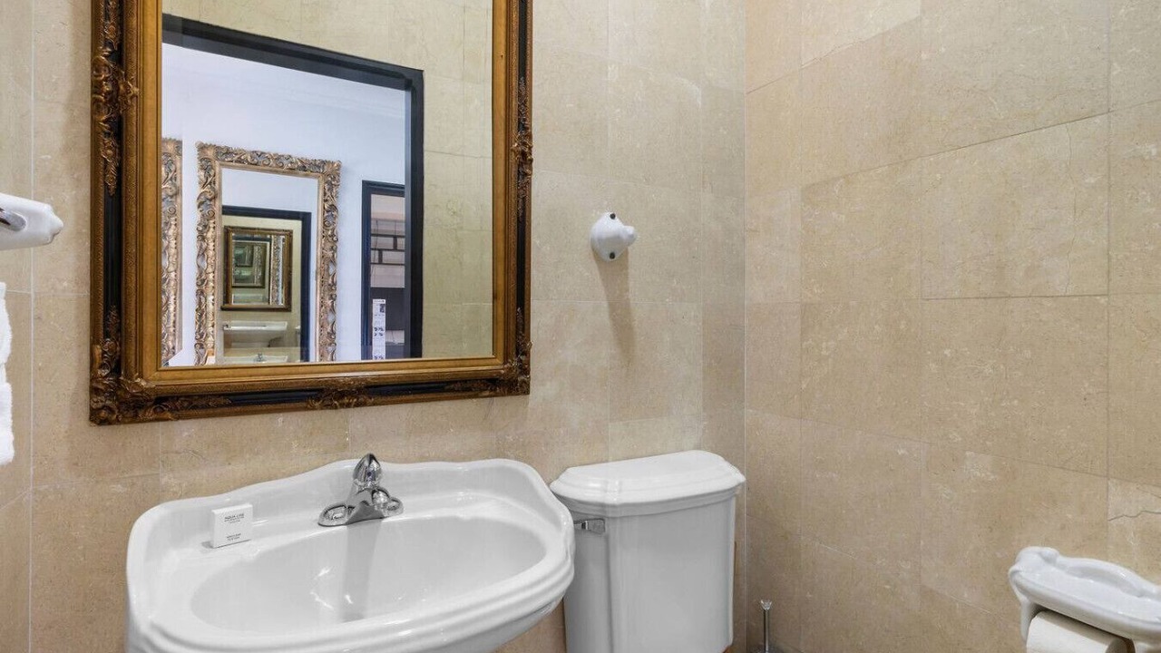 Photo of Bathroom in Oranjestad
