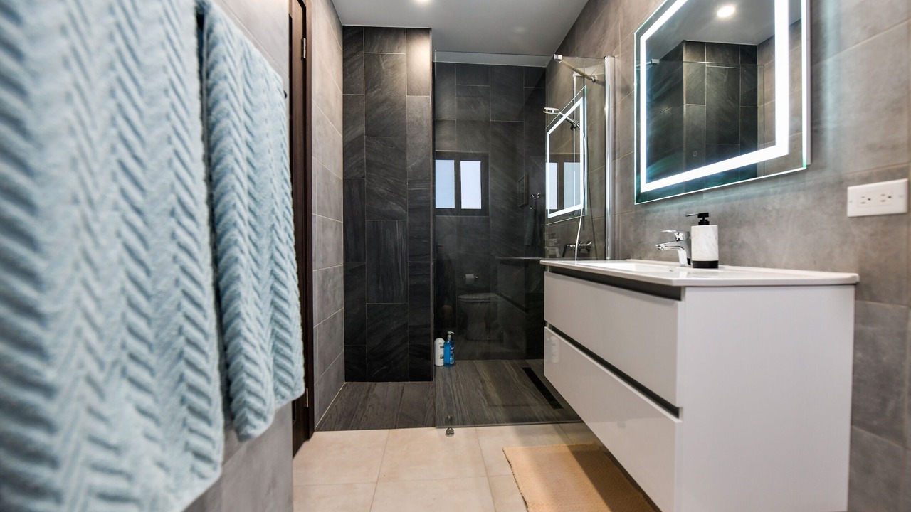 Photo of Bathroom in Esmeralda