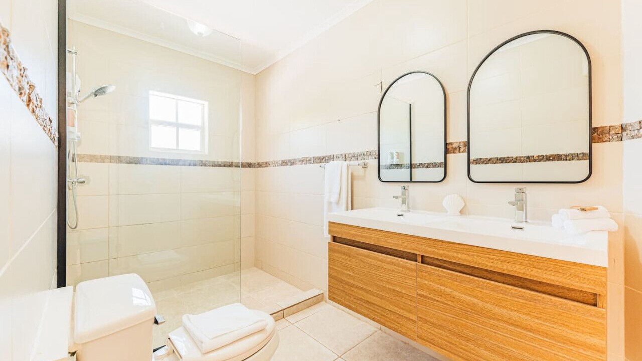 Photo of Bathroom in Oranjestad
