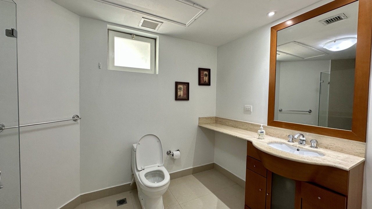 Photo of Bathroom in Eagle Beach