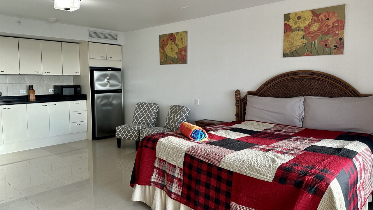 Photo of Bedroom in Eagle Beach