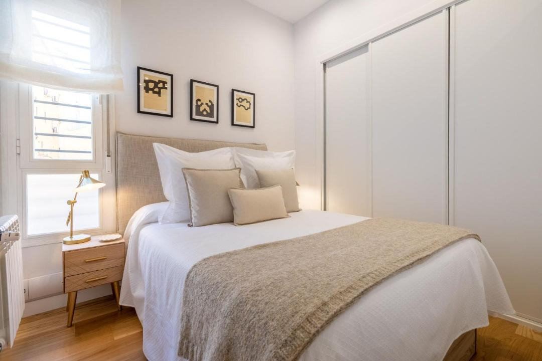 Photo of Bedroom in Golden Triangle of Art