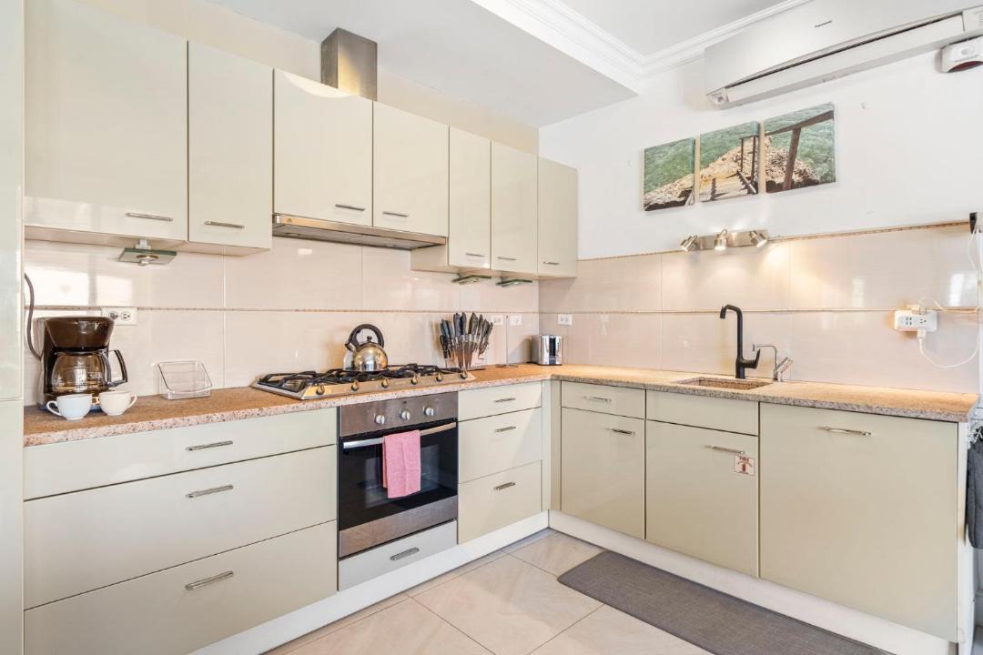 Photo of Kitchen in Boegoeroei