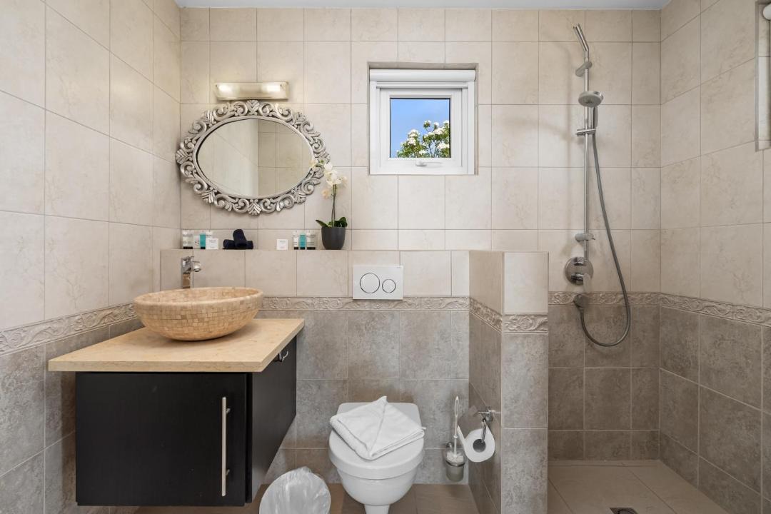Photo of Bathroom in Esmeralda