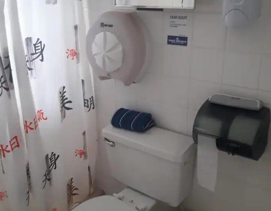 Photo of Bathroom in Ponton