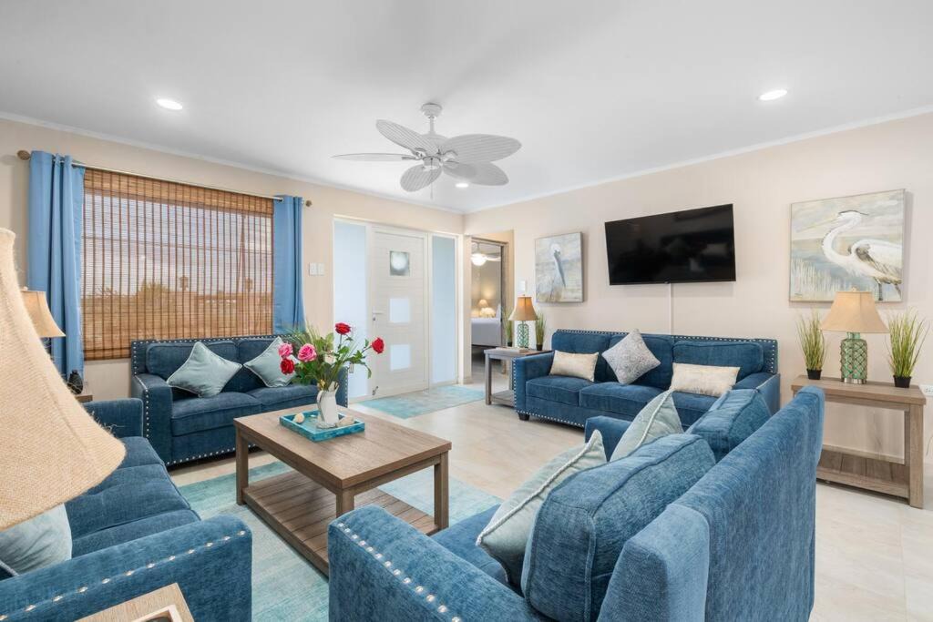 Photo of Livingroom in Palm Beach