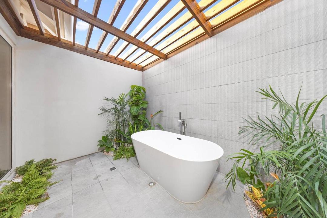 Photo of Bathroom in Esmeralda