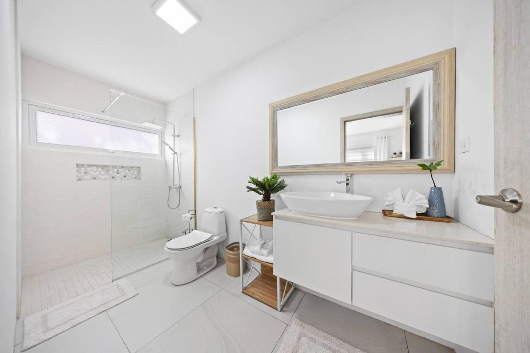 Photo of Bathroom in Esmeralda