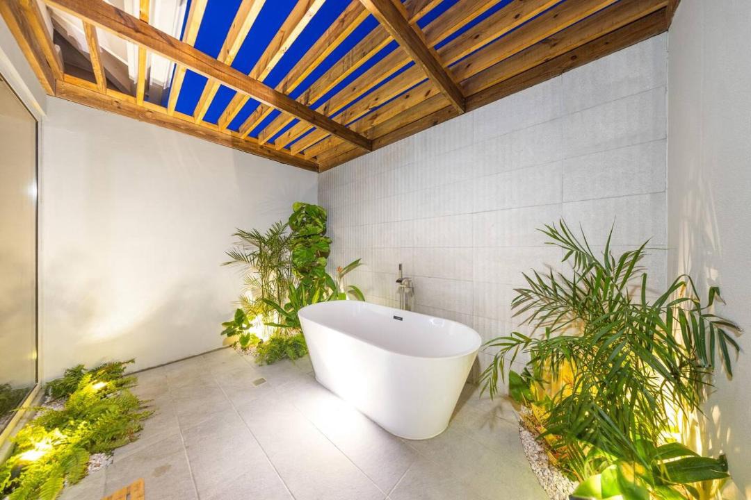 Photo of Bathroom in Esmeralda