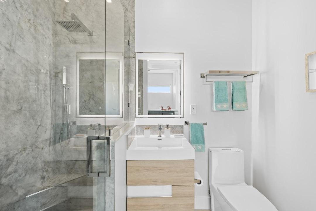 Photo of Bathroom in Marathon