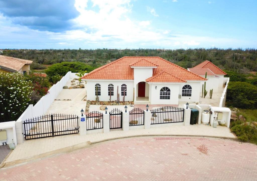 Photo of Buildings in Boroncana