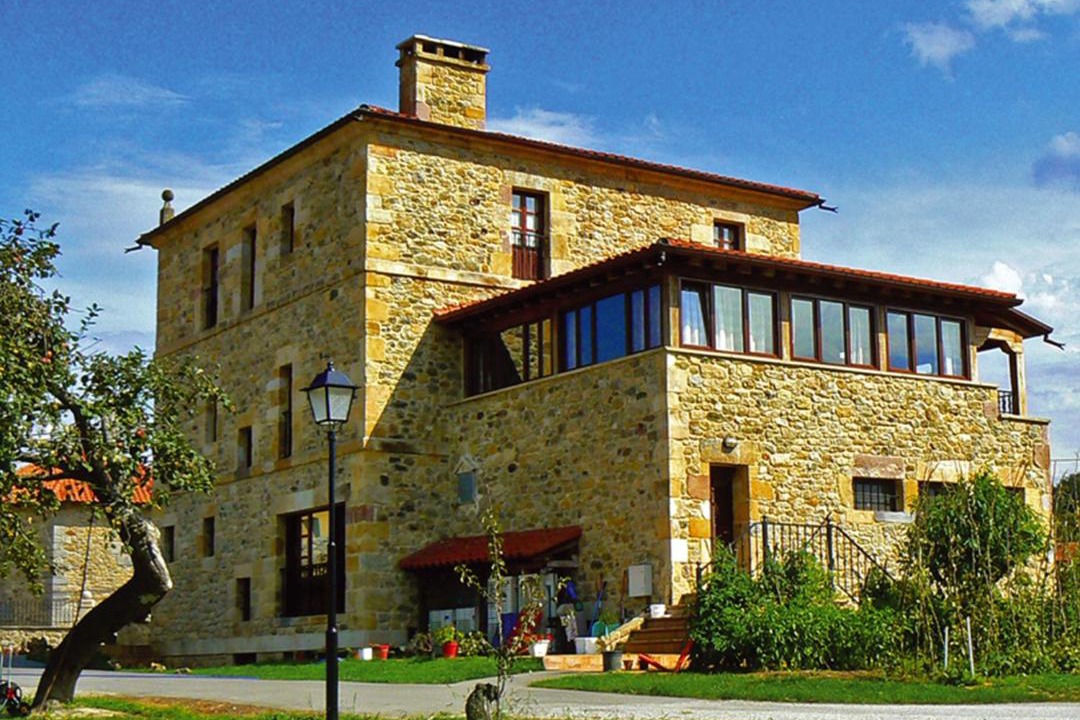 Photo of Buildings in Iruz