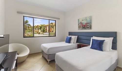 Luxury Condo, 2 Bedrooms, Patio, Garden View