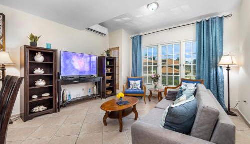 Three-Bedroom Apartment with Balcony