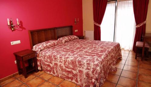 One-Bedroom Apartment (2 Adults + 1 Child)