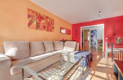El Madronal Apartment | Comfortable Duplex Apartment La Casa De Enzo with Wi-Fi, Ventilators & Terrace