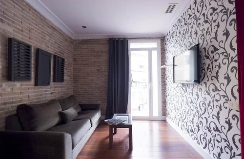 el Camp d'en Grassot i Gracia Nova Apartment | 2 minutes from the Sagrada Familia with community pool