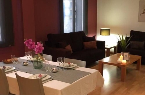 El Raval Apartment | Two bedroom and two bathroom apartment. Best option to stay in Barcelona!