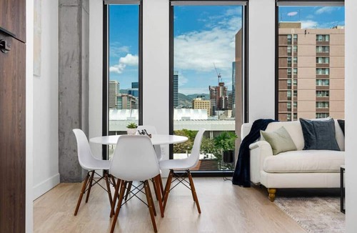 Rio Grande Apartment | Gorgeous Downtown 1BD/1BA - BEST views + Amenities
