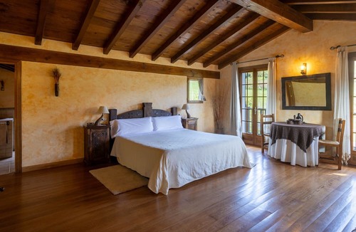 Hondarribia Apartment | Country House 'Artizarra' with Mountain View, Private Terrace and Wi-Fi