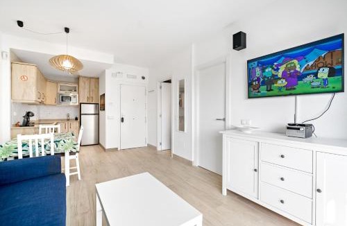Benalmadena Costa Apartment | Sea View Benal Beach Apartment - Self Check-In - Benalmádena Costa Near Marina
