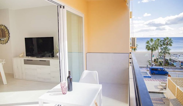 Cubo's Apartamento Perla del Sol 3I/beachfront/free wifi