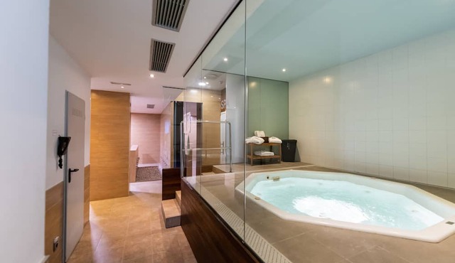 Aparthotel Atenea Valles